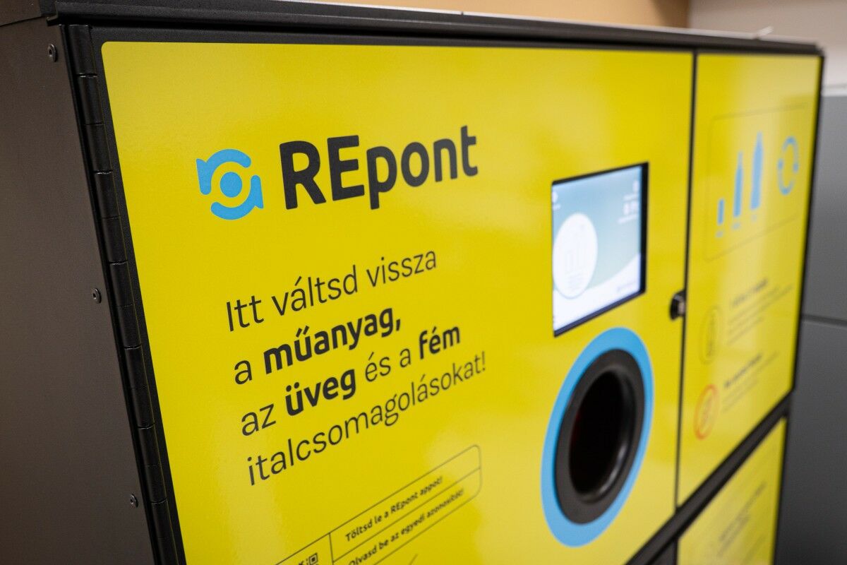 Hajléktalanszállókra telepítene RePont automatákat a MOHU