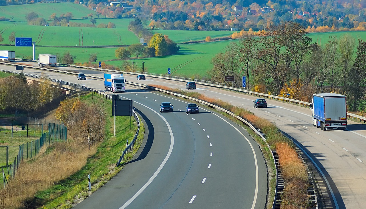 Jövőre emelkedik az autópálya-matricák ára 