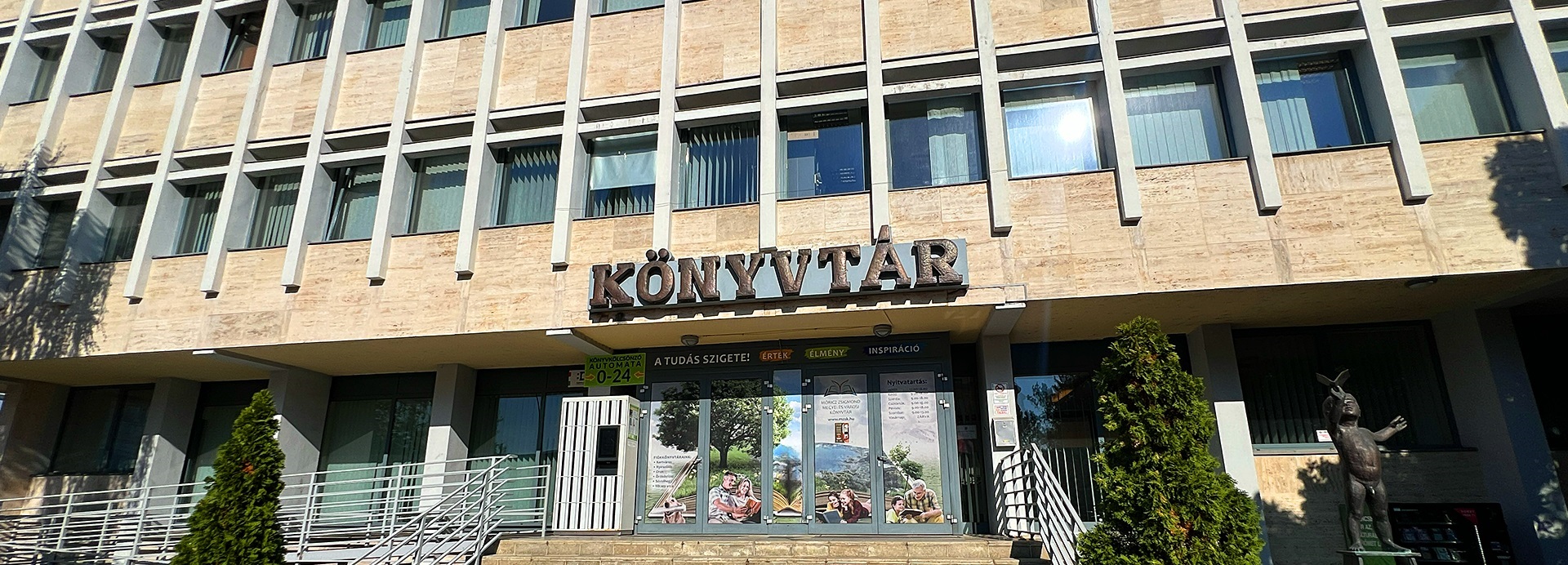 Ingyenes a beiratkozás a könyvtárba