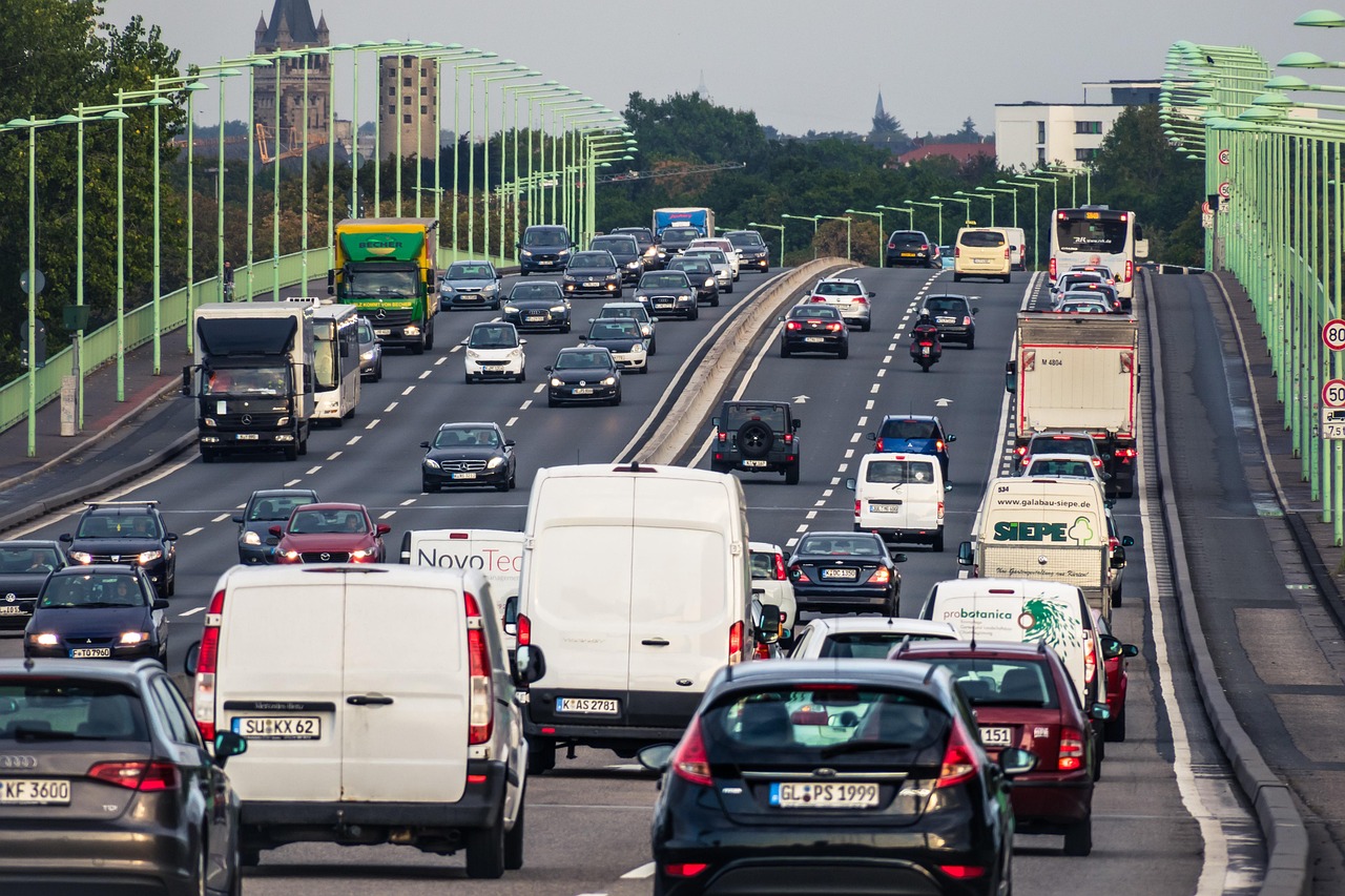 30%-kal csökkenti a KGFB díját a KöBE