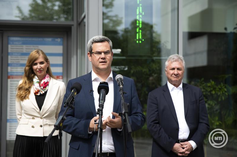 Magasan képzett egészségügyi szakdolgozók is elláthatnak bizonyos orvosi feladatokat
