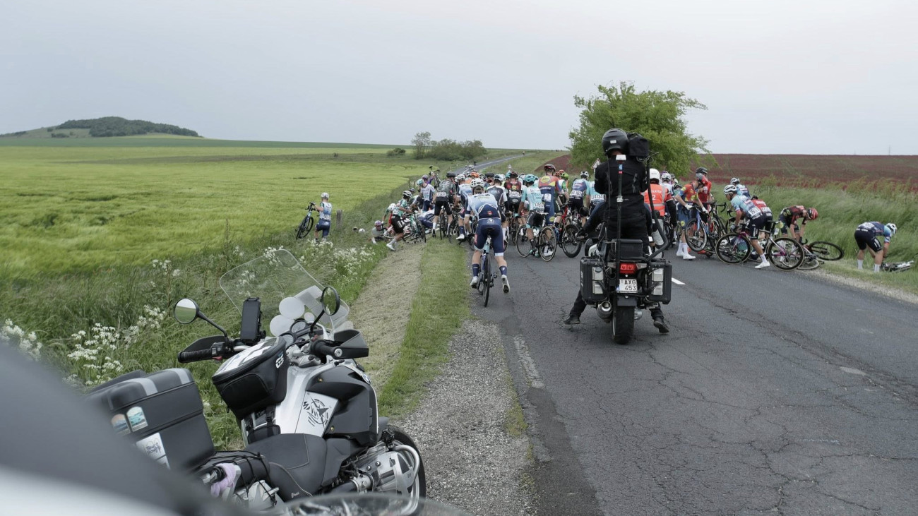 Tömegbaleset történt a Tour de Hongrie-n!