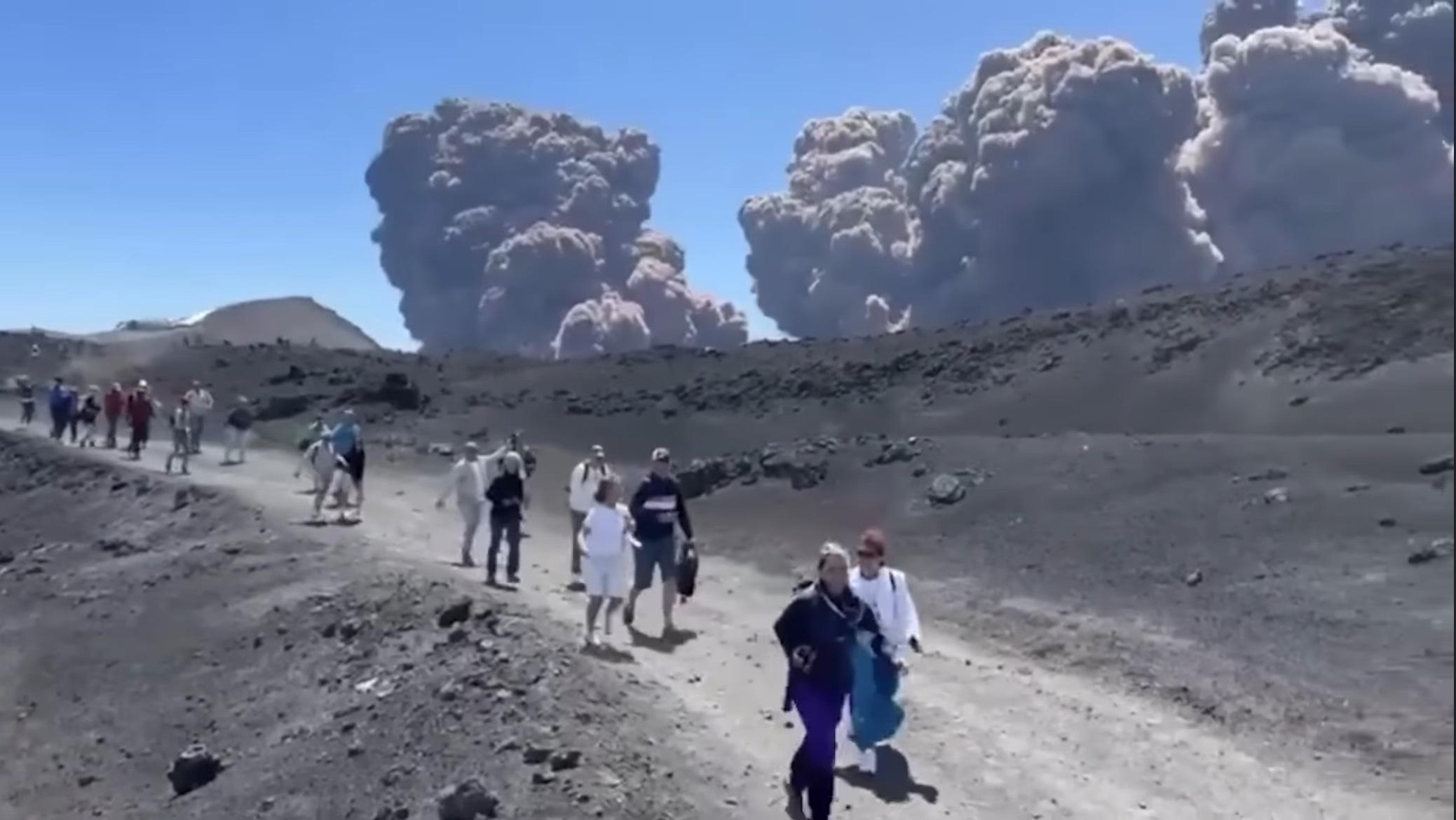 Beomlott az Etna egyik krátere!