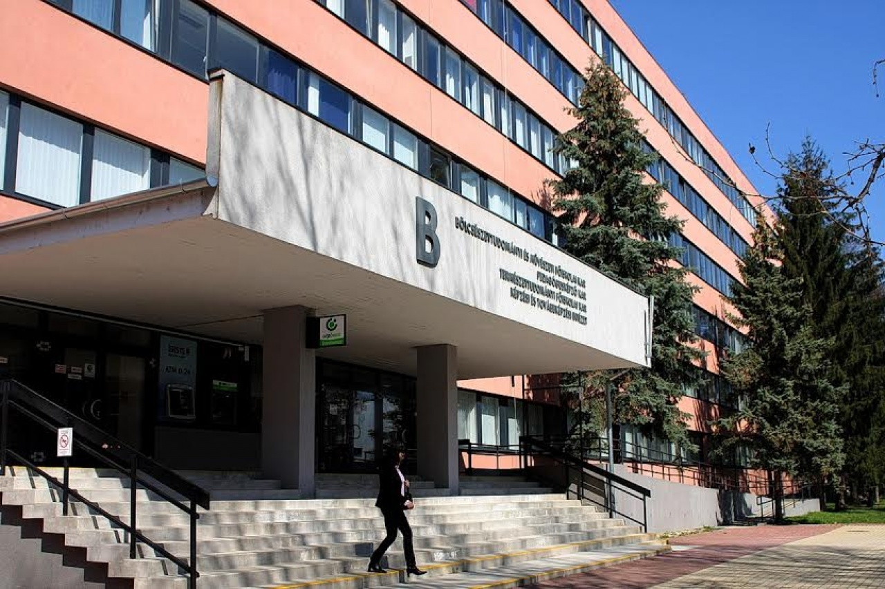 Kezdődnek a záróvizsgák a Nyíregyházi Egyetemen