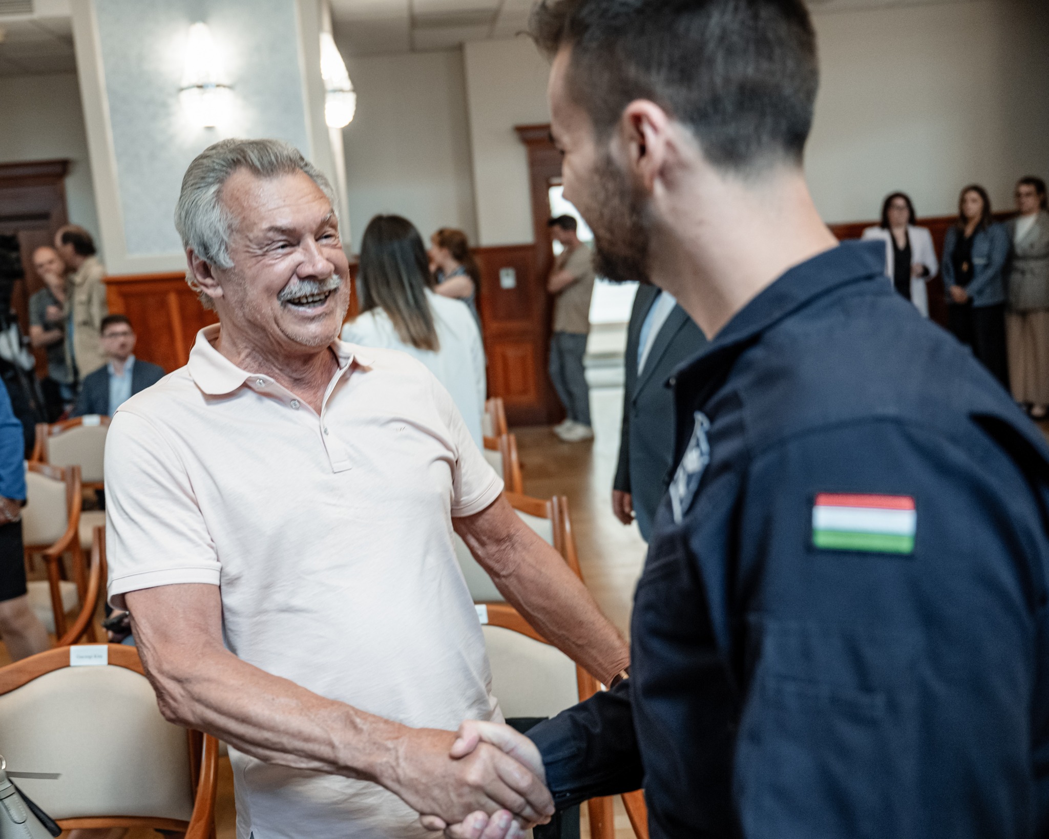 A napokban kapott elismerést az első magyar űrhajós is