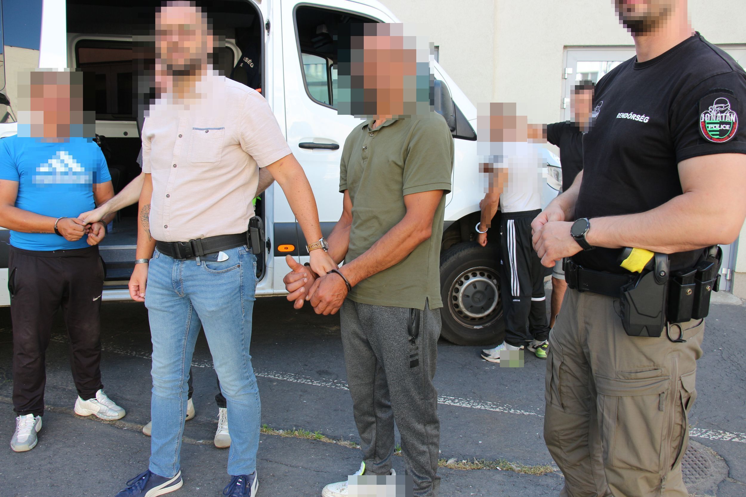 Szabolcsi nyomozók őrizetbe vettek öt hajdúdorogi lakost