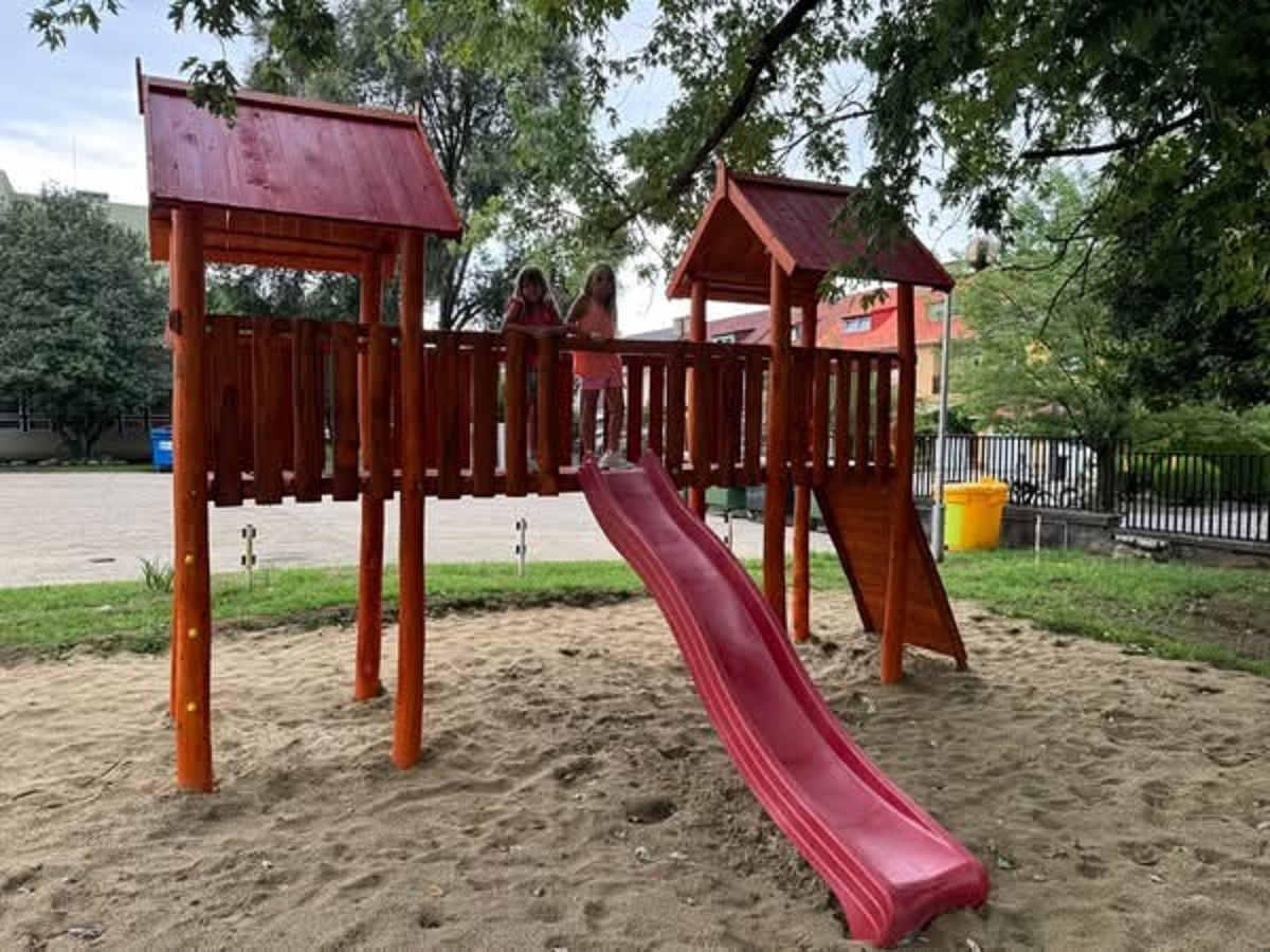 Megújult játszótér és open air tanterem a Kertvárosi Iskolában