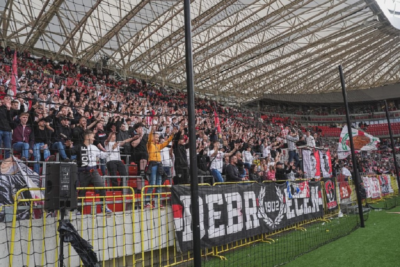 Szektorbezárással büntette a DVSC-t az MLSZ