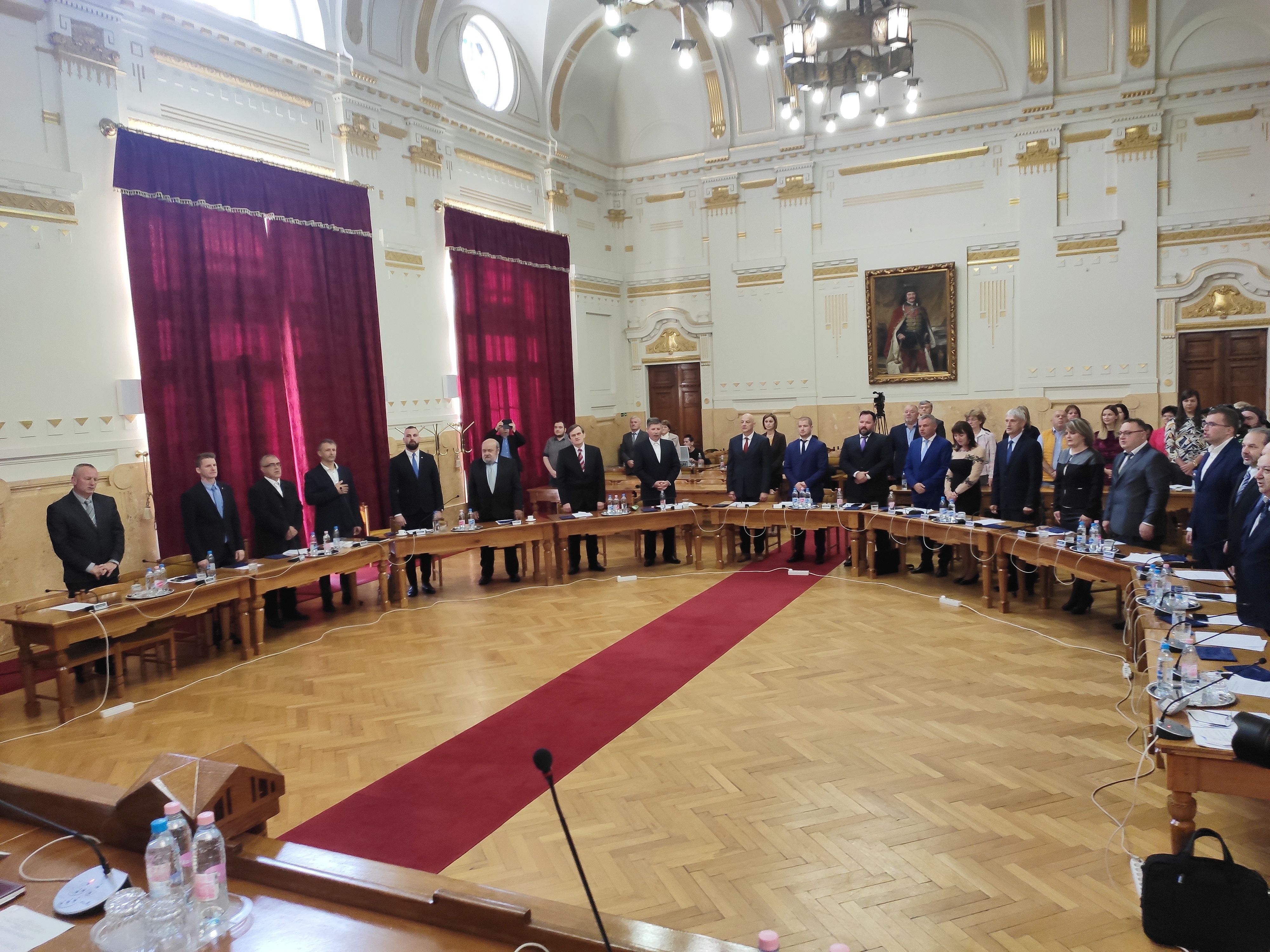 Megszüntették egy vármegyei közgyűlési képviselő mandátumát