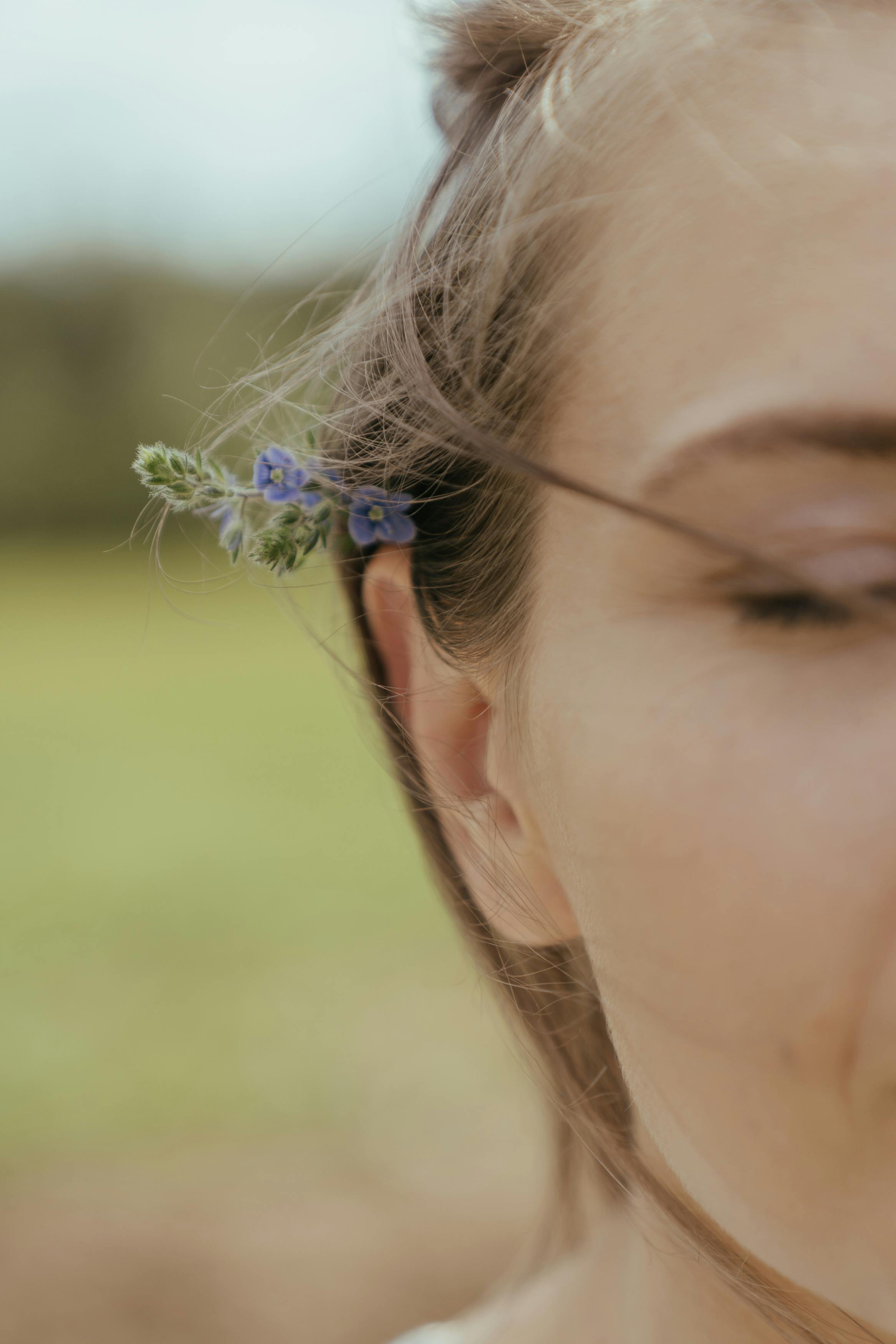 Allergiás fejfájás és fáradtság: enyhíthető a Shenmen piercing segítségével?