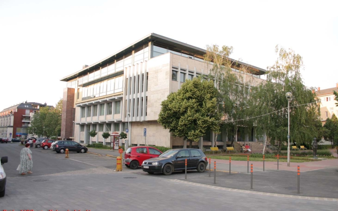 Tízmilliós jutalom a Könyvtárnak