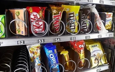 Az étel- és italautomatákat július 1-től nyomon követi a NAV