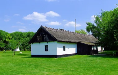 Idén is keresik az év tanyáját