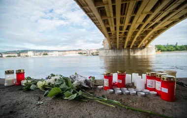 Már csak a Clark Ádám darut várják a baleset helyszínére