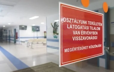 A betegeket védi a látogatási tilalom a megyei kórházakban