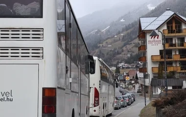 Hazatért 502 magyar a vesztegzár alá helyezett tiroli térségből