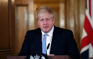 Boris Johnson munkába állt