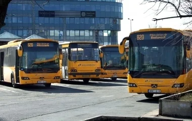 Hétfőtől vidéken ismét az első ajtón kell felszállni a Volánbuszokra