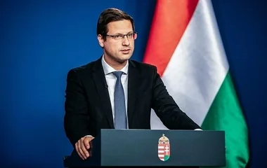 Hatósági karanténban van Gulyás Gergely és Orbán Balázs