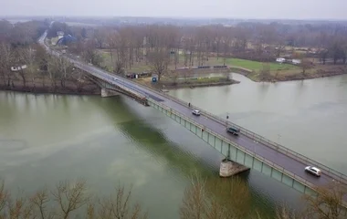 Befejeződtek a felújítási munkálatok a tokaji Erzsébet királyné Tisza-hídon