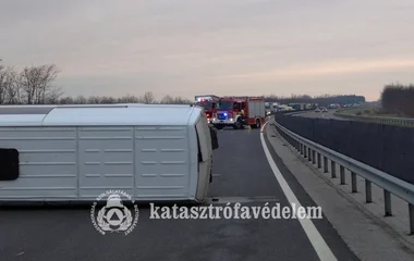 Több balesethez is riasztották hétfőn megyénk tűzotóit