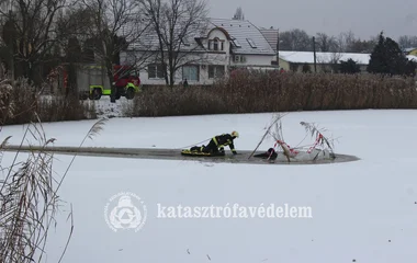 Jégről mentési gyakorlat Nyíregyházán