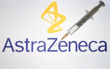 Engedélyezte az AstraZeneca és az Oxfordi Egyetem vakcinájának forgalmazását az Európai Bizottság