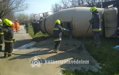 Felborult egy betonkeverő szerdán