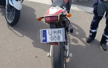 Nem tudta megtéveszteni a motoros rendőröket