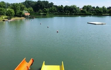 A biztonságos fürdőzésre hívják fel a strandolók figyelmét