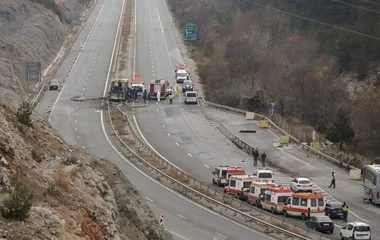 Robbanás okozhatta a bolgár buszbalesetet