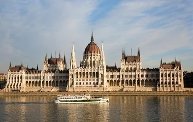 Megkezdi utolsó ülésszakát a jelenlegi parlament