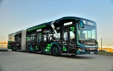 Holnaptól elektromos csuklós busz is közlekedik Nyíregyházán