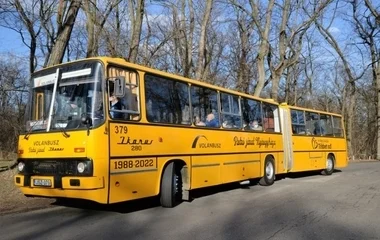 Retro busz is jár a pünkösdi hétvégén Nyíregyháza útjain