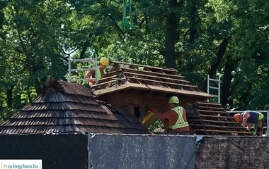 Nem tűnik el Sóstóról a székelykapu