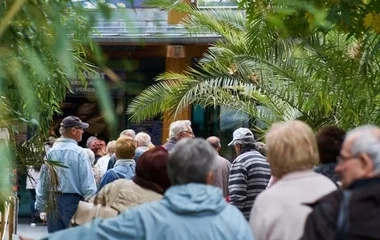 Állatparki séta a szépkorúak ajándéka az Idősek Világnapja alkalmából