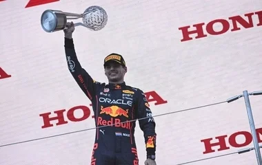 Verstappen nyert és megvédte világbajnoki címét