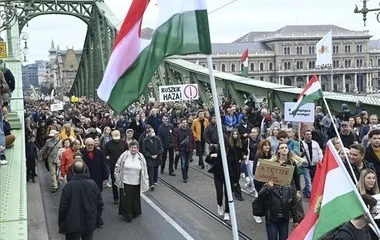 Szolidaritási tüntetést tartottak a tanárokért Budapesten