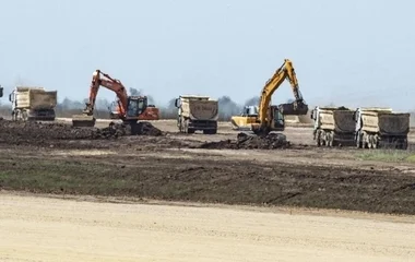 Katasztrófavédelmi engedélyt kapott a debreceni akkumulátorgyár, hiába tiltakoznak a helyiek