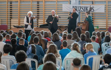 Rendhagyó ének-zene óra volt Nyíregyházán 