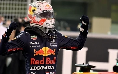 Verstappen a pole pozícióban Ausztráliában