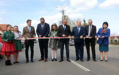 Az idén ezer kilométer vidéki út újul meg a Magyar falu programban