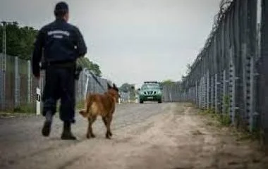 Több mint hatszáz határsértő ellen intézkedtek a rendőrök a hétvégén