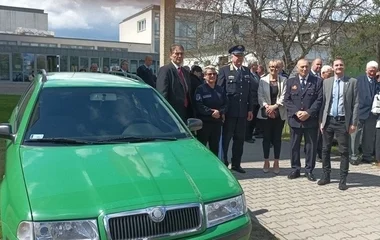 Gépkocsi átadás a polgárőr közgyűlésen