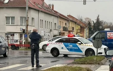 Érdemes rendőrt hívni, ha a kátyú kárt tett az autóban