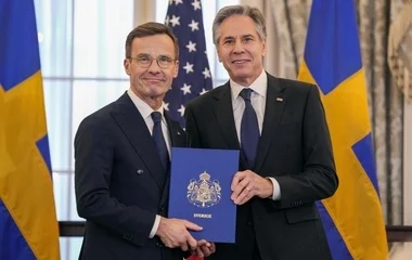 Svédország hivatalosan is a NATO tagja lett