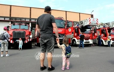 Idén is megnyílnak a tűzoltó laktanyák gyereknapon