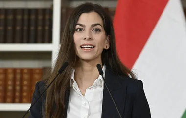 Szentkirályi Alexandra bejelentette visszalépését