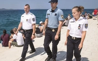 Magyar rendőrök is segítik horvát kollégáik munkáját