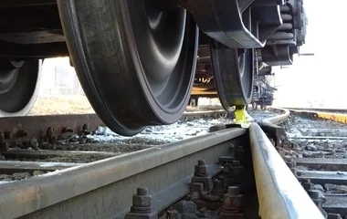Egy 15 éves nyíregyházi fiú miatt, majdnem kisiklott egy vonat